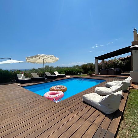 Georges Villa Galaxidi, Family, Pool And Garden Buitenkant foto