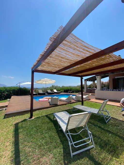Georges Villa Galaxidi, Family, Pool And Garden Buitenkant foto