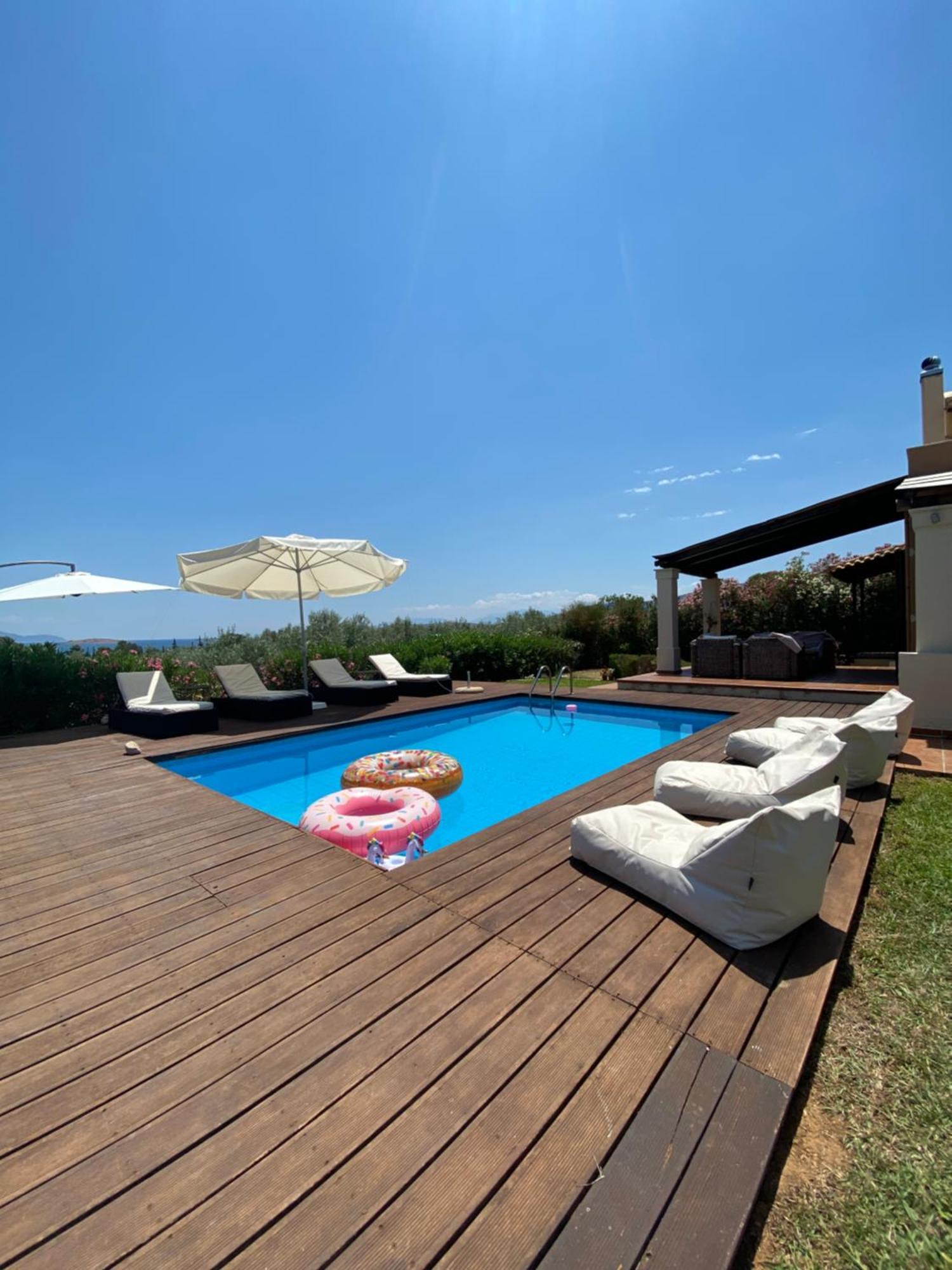 Georges Villa Galaxidi, Family, Pool And Garden Buitenkant foto