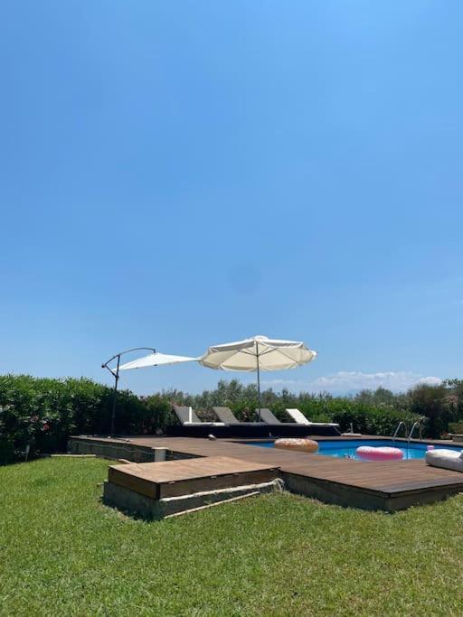 Georges Villa Galaxidi, Family, Pool And Garden Buitenkant foto